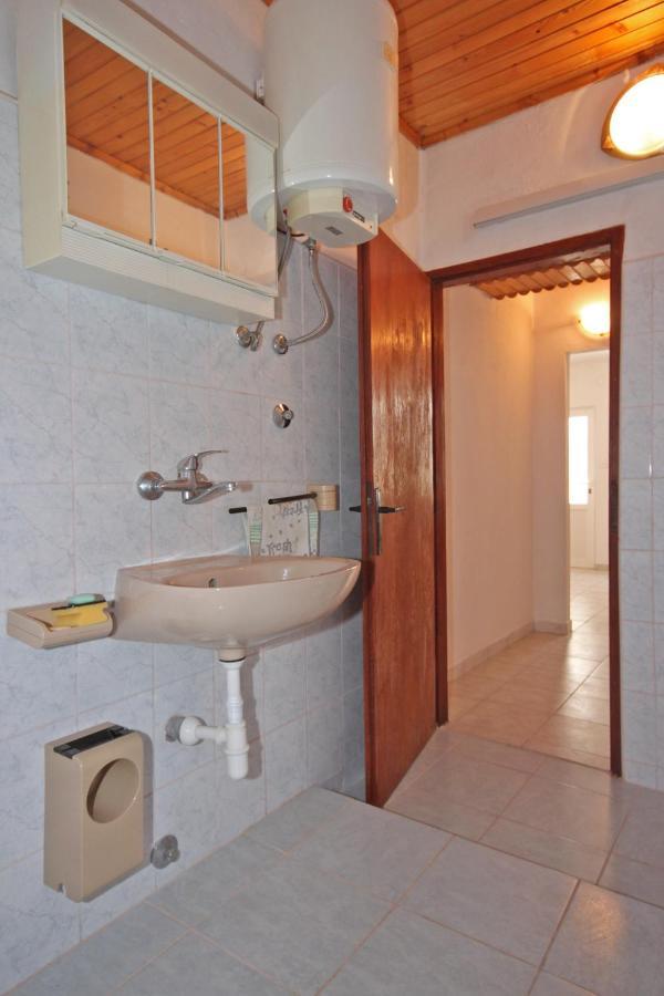 Apartment Metajna 6351A Exterior photo
