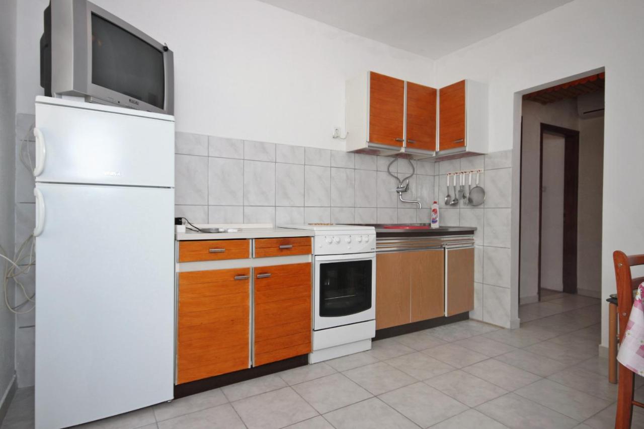 Apartment Metajna 6351A Exterior photo