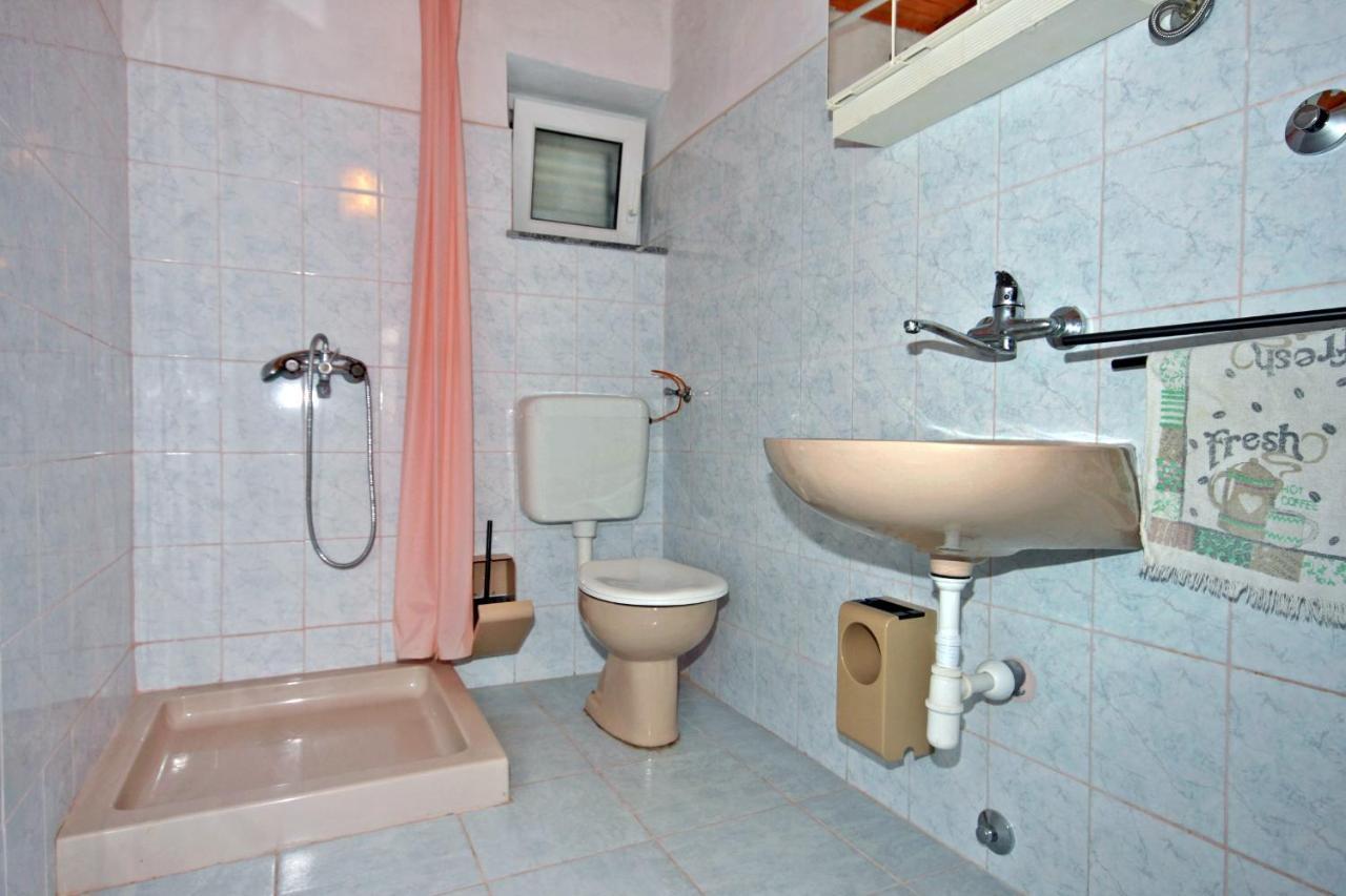 Apartment Metajna 6351A Exterior photo